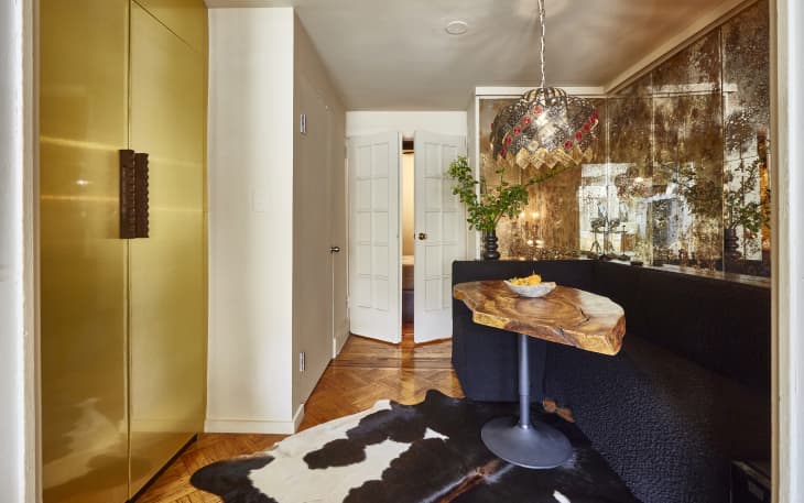 Picture of 5 Ways An NYC Renter’s Furniture Doubles As Storage Areas | Apartment ...